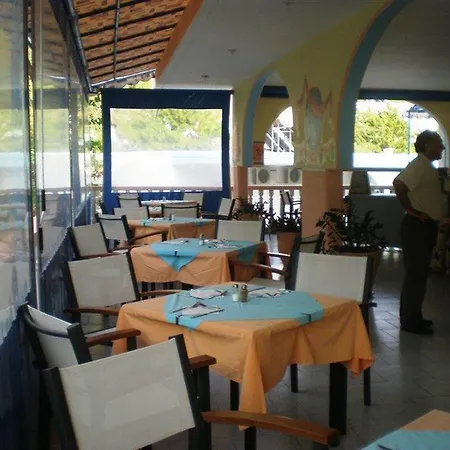 Pefkos Garden 酒店 3*