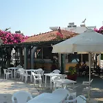 Pefkos Garden מלון
